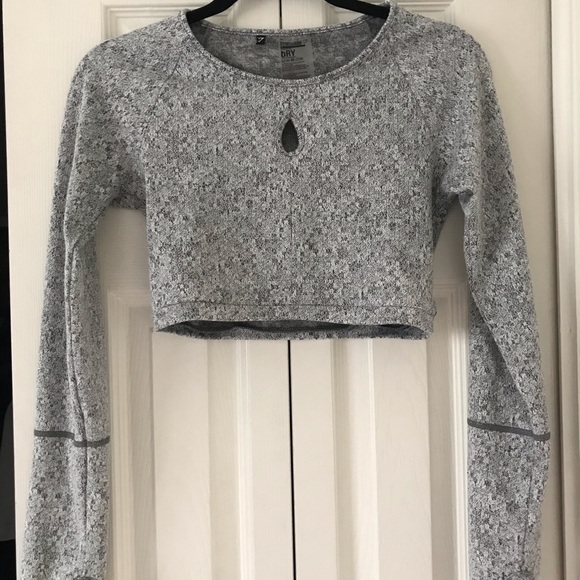SOLD (on Merc) Gymshark long sleeve crop fleur - Picture 4 of 5